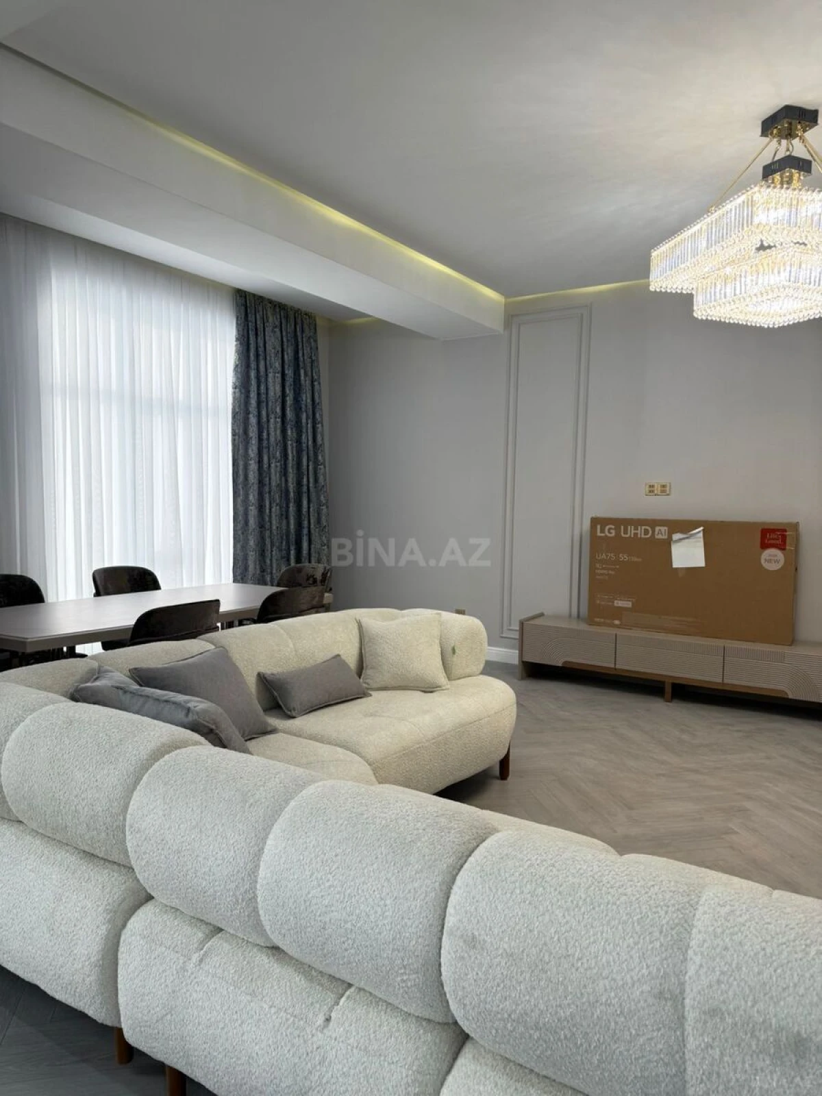 Kirayə verilir 3 otaqlı mənzil 130 m²