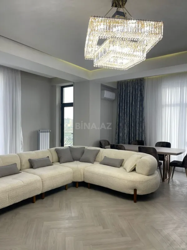 Kirayə verilir 3 otaqlı mənzil 130 m²
