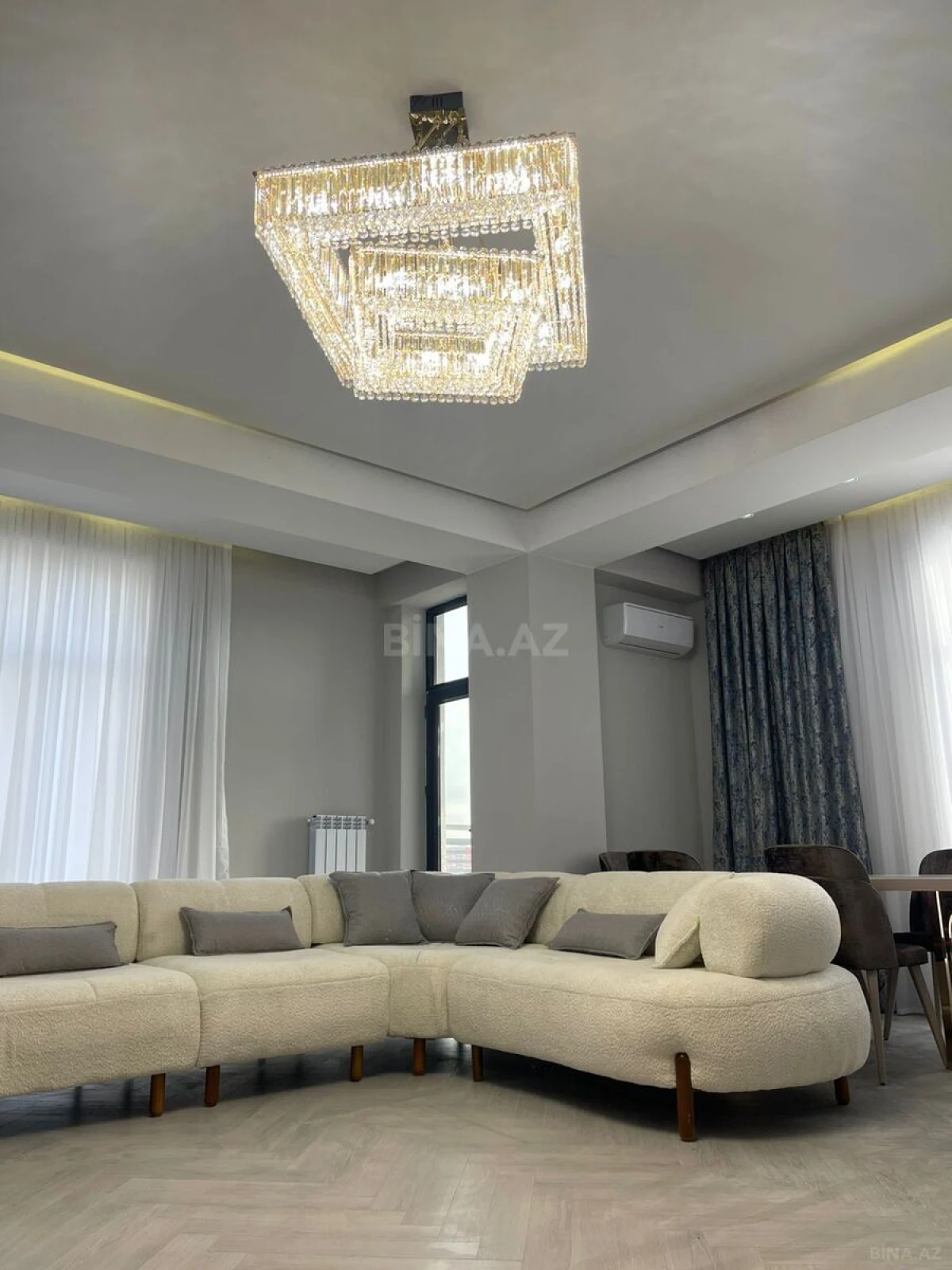 Kirayə verilir 3 otaqlı mənzil 130 m²