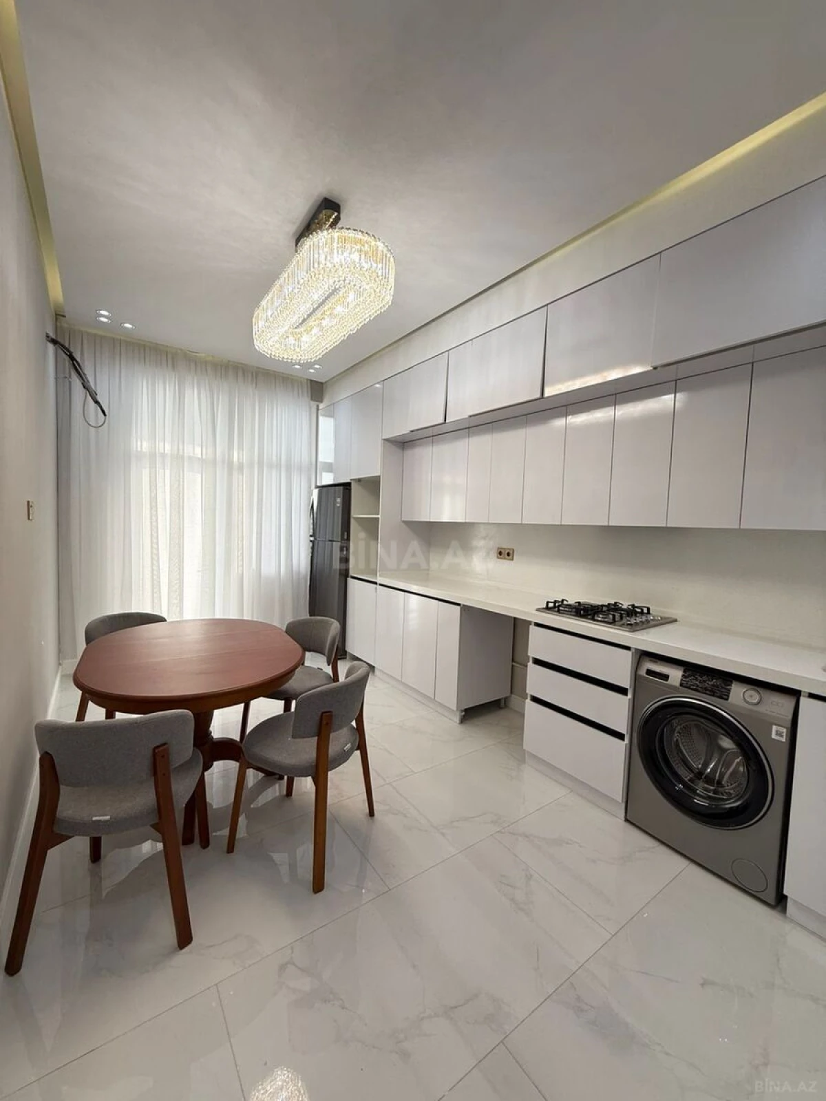 Kirayə verilir 3 otaqlı mənzil 130 m²