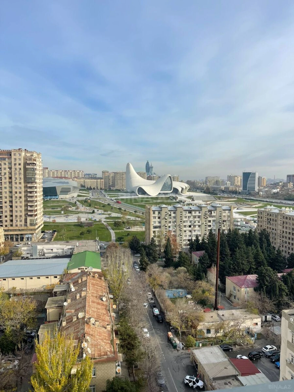 Kirayə verilir 3 otaqlı mənzil 130 m²