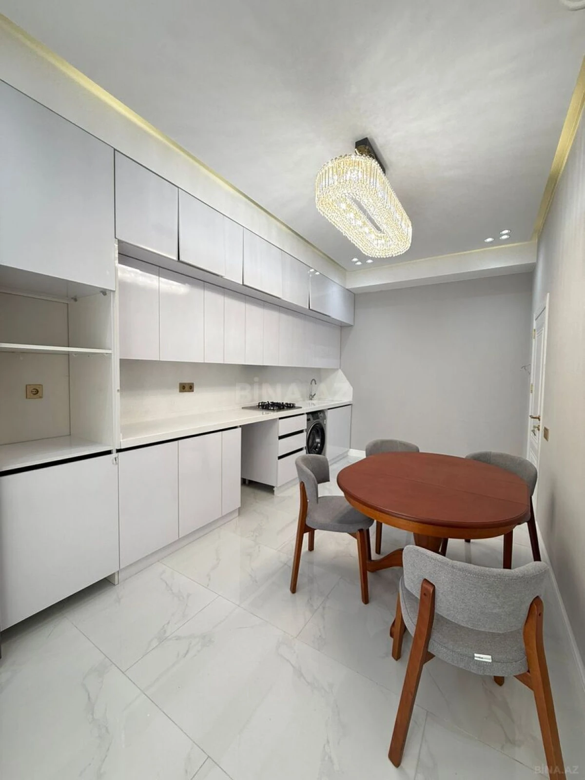 Kirayə verilir 3 otaqlı mənzil 130 m²
