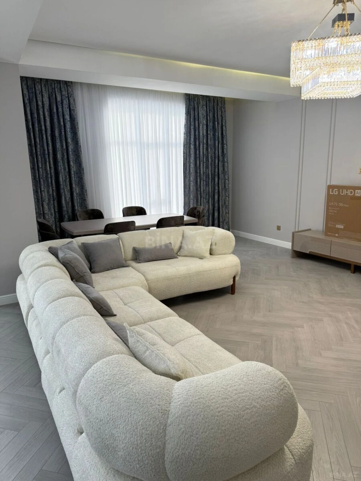 Kirayə verilir 3 otaqlı mənzil 130 m²