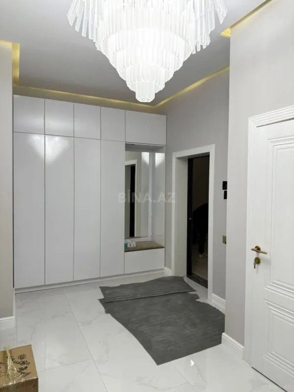 Kirayə verilir 3 otaqlı mənzil 130 m²