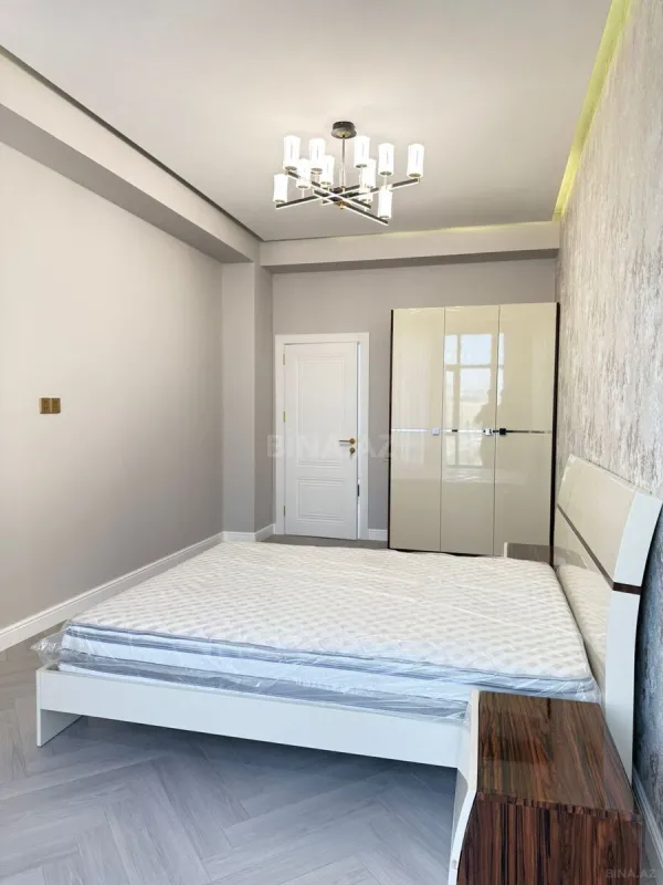 Kirayə verilir 3 otaqlı mənzil 130 m²
