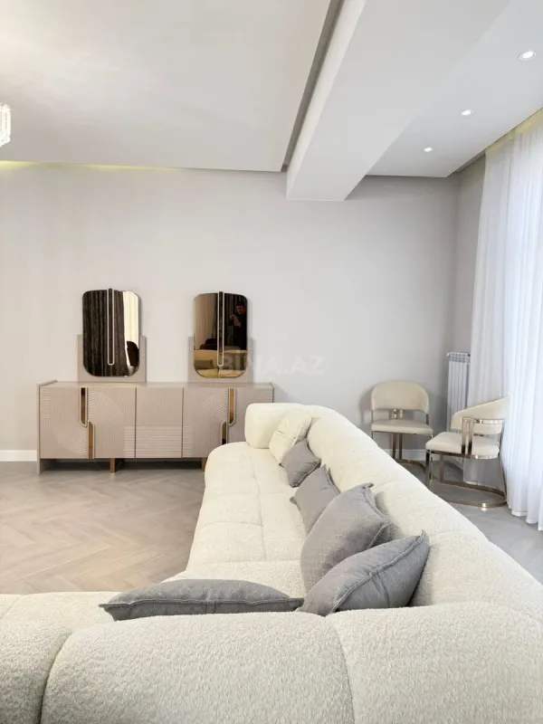 Kirayə verilir 3 otaqlı mənzil 130 m²