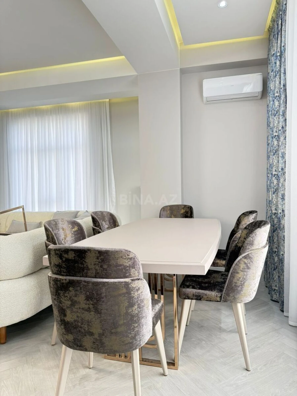 Kirayə verilir 3 otaqlı mənzil 130 m²