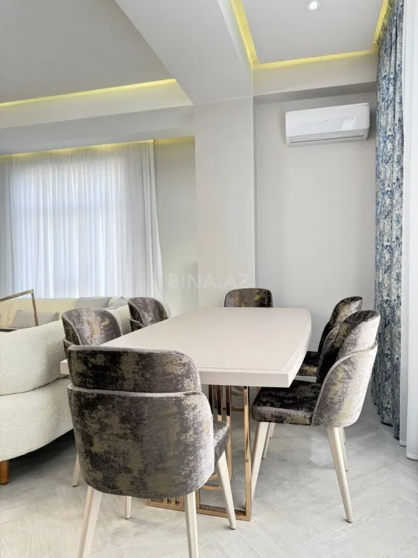 Kirayə verilir 3 otaqlı mənzil 130 m²