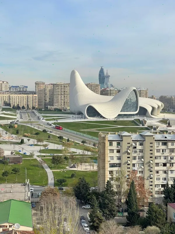 Kirayə verilir 3 otaqlı mənzil 130 m²