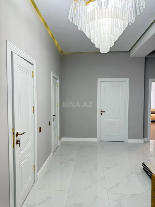 Kirayə verilir 3 otaqlı mənzil 130 m²