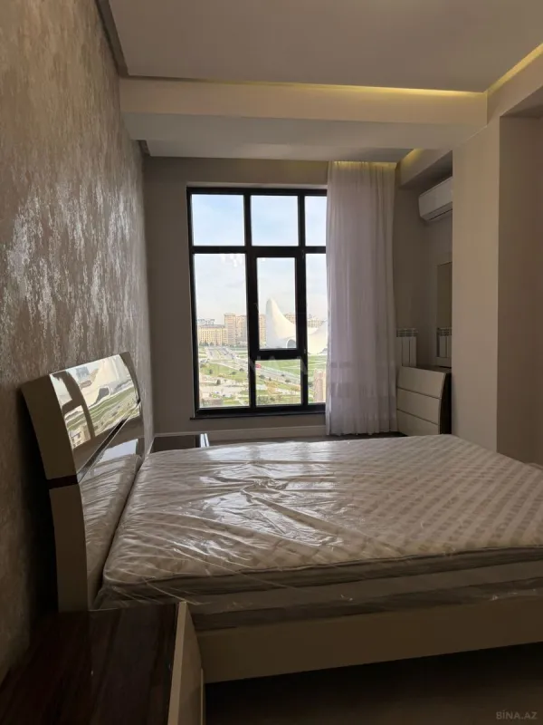 Kirayə verilir 3 otaqlı mənzil 130 m²