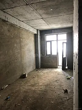 Satılır 3 otaqlı mənzil 172 m²