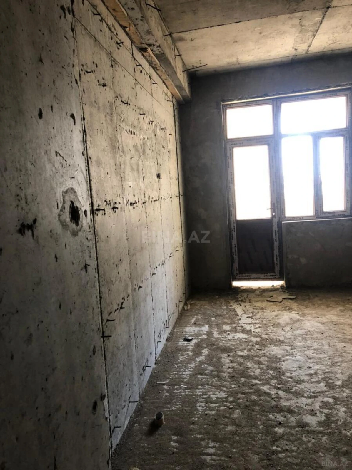 Satılır 3 otaqlı mənzil 172 m²