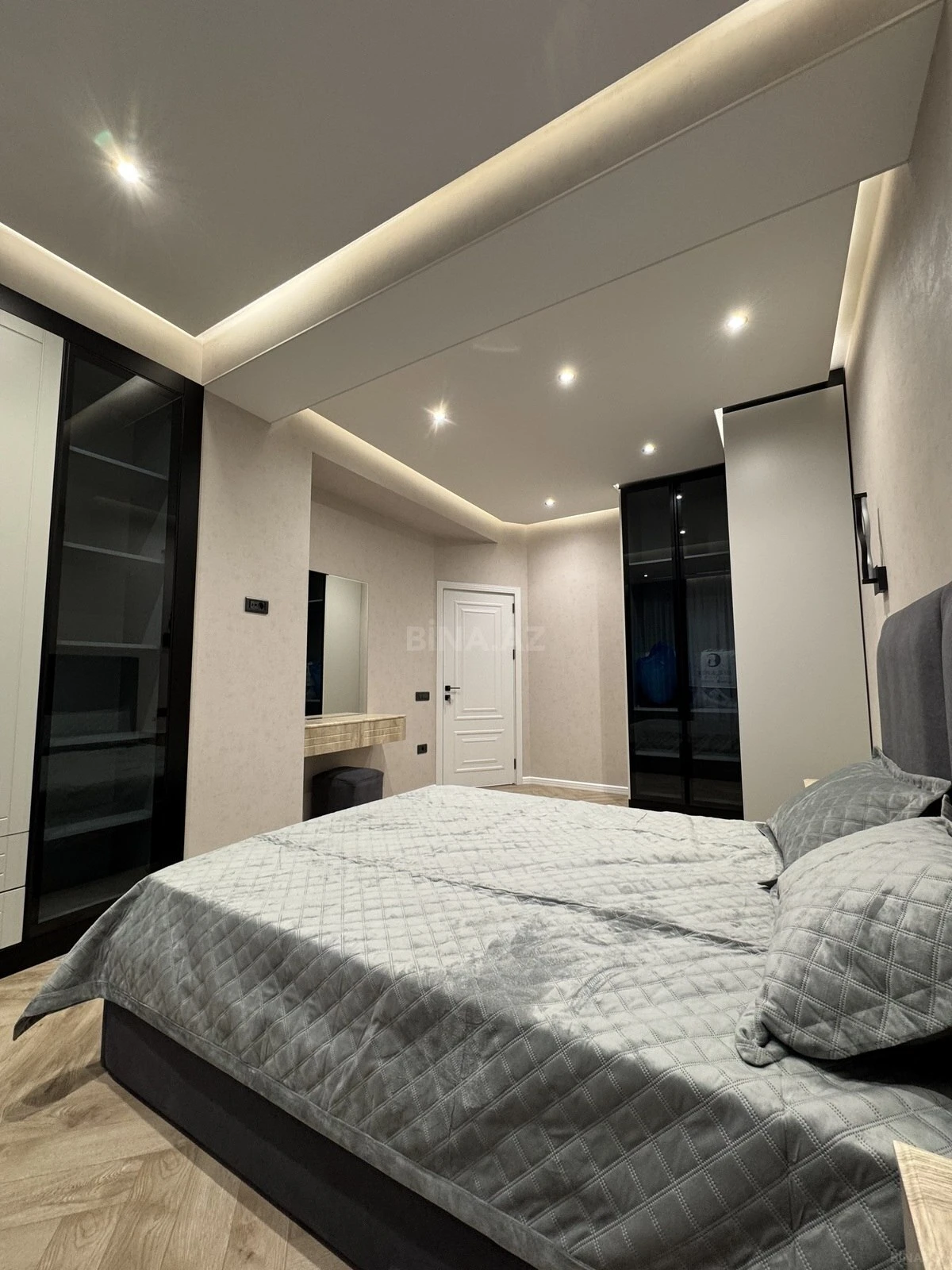 Kirayə verilir 2 otaqlı mənzil 75 m²