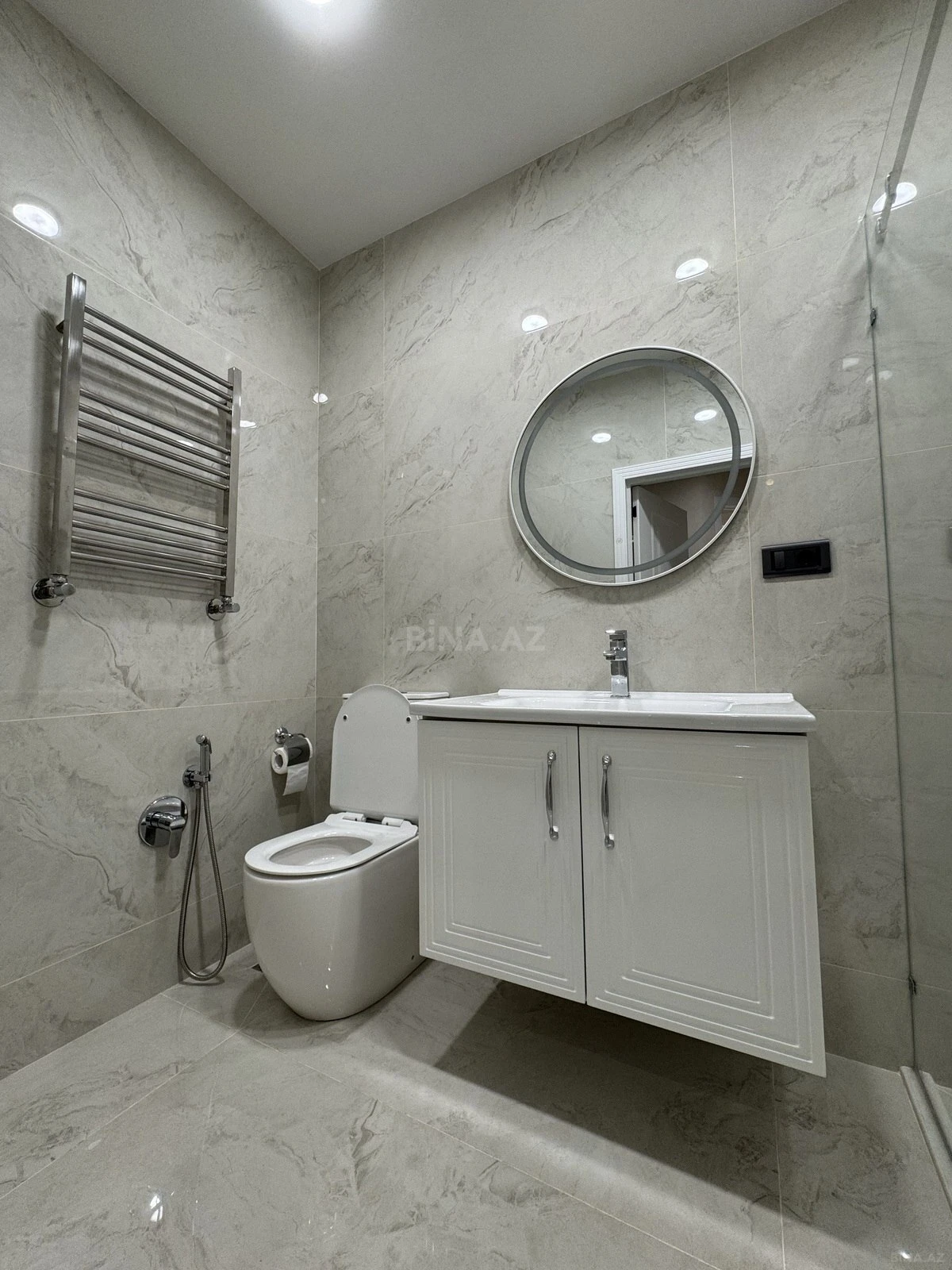 Kirayə verilir 2 otaqlı mənzil 75 m²