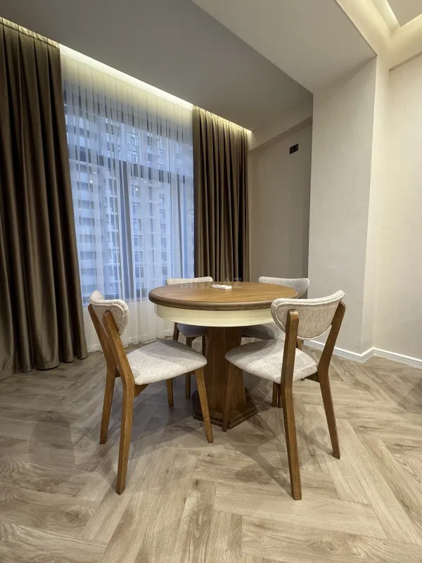 Kirayə verilir 2 otaqlı mənzil 75 m²