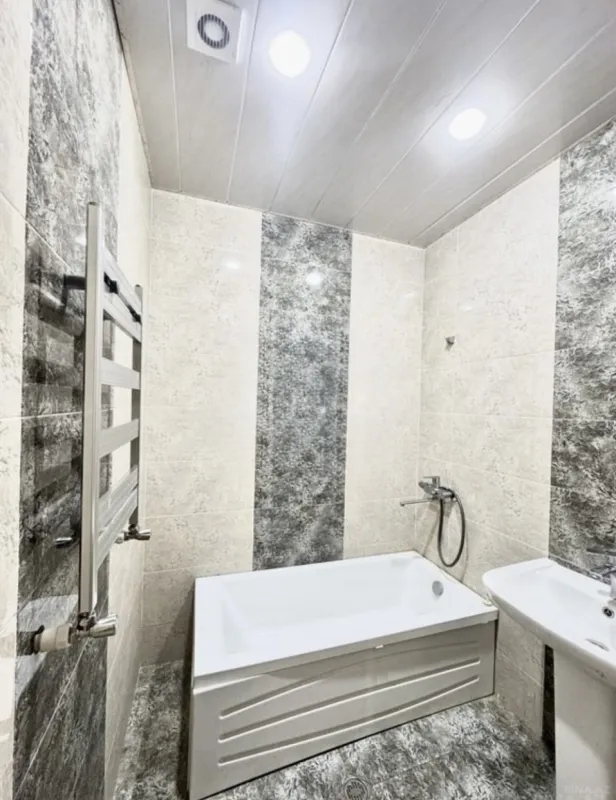 Satılır 2 otaqlı mənzil 85 m²