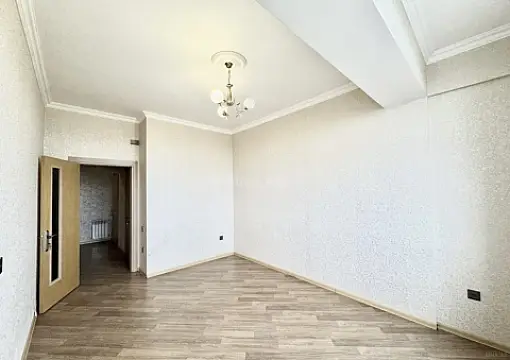 Satılır 2 otaqlı mənzil 85 m²