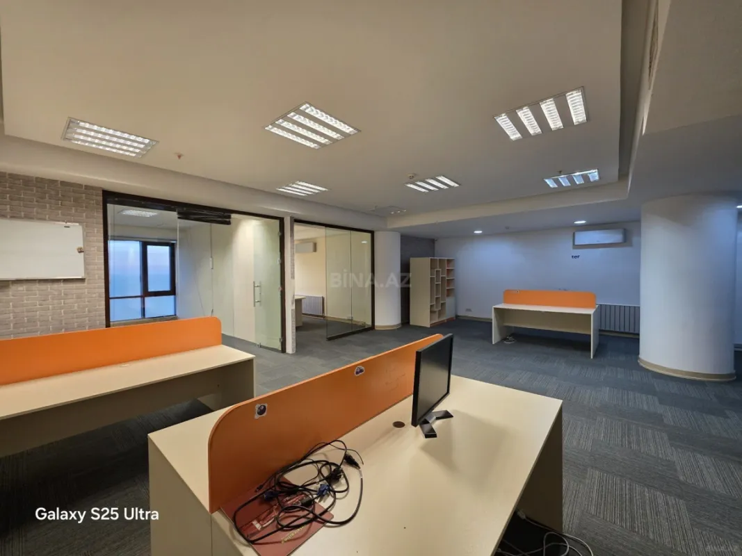 Kirayə verilir 3 otaqlı ofis 110 m²