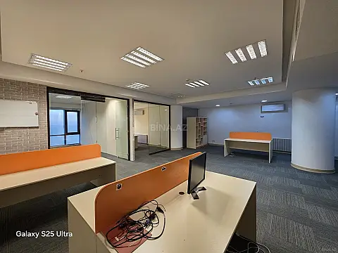 Kirayə verilir 3 otaqlı ofis 110 m²