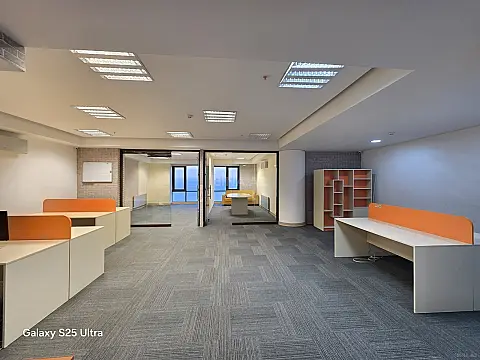 Kirayə verilir 3 otaqlı ofis 110 m²