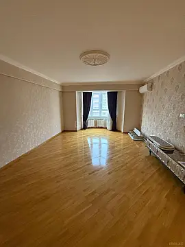 Satılır 3 otaqlı mənzil 137 m²