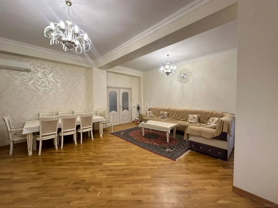 Kirayə verilir 3 otaqlı mənzil 140 m²