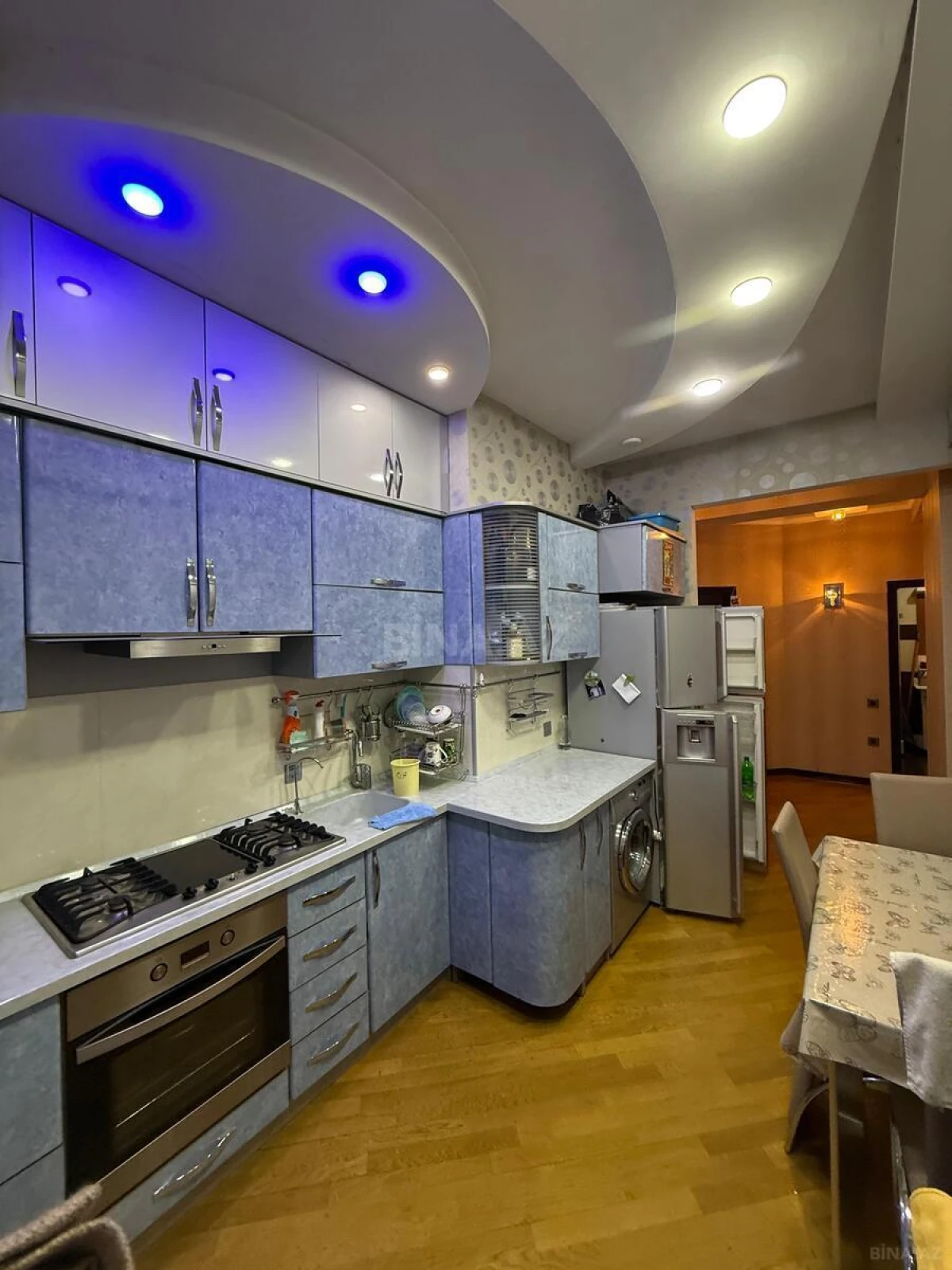 Satılır 3 otaqlı mənzil 130 m²