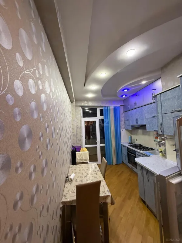 Satılır 3 otaqlı mənzil 130 m²