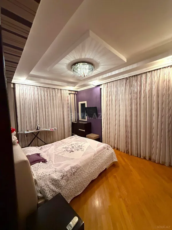 Satılır 3 otaqlı mənzil 130 m²