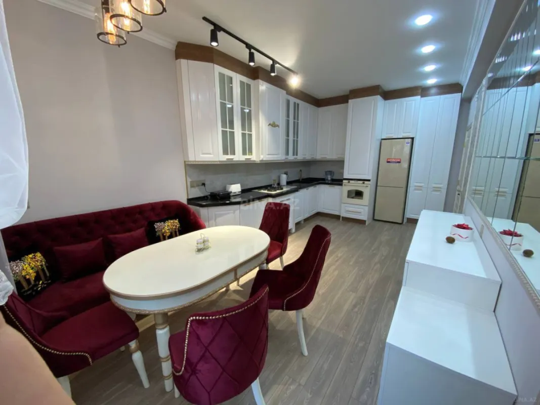 Satılır 3 otaqlı mənzil 116 m²