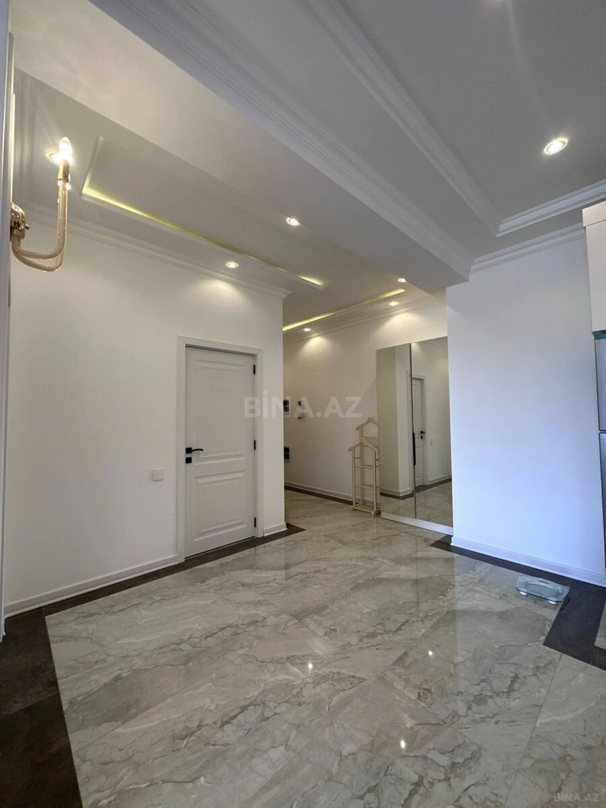 Kirayə verilir 2 otaqlı mənzil 85 m²