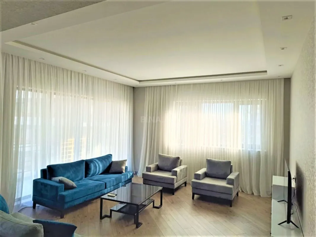 Kirayə verilir 3 otaqlı mənzil 160 m²