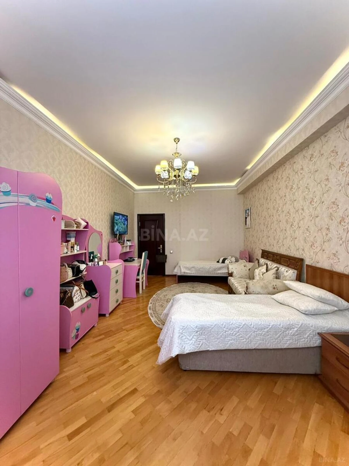 Satılır 3 otaqlı mənzil 145 m²