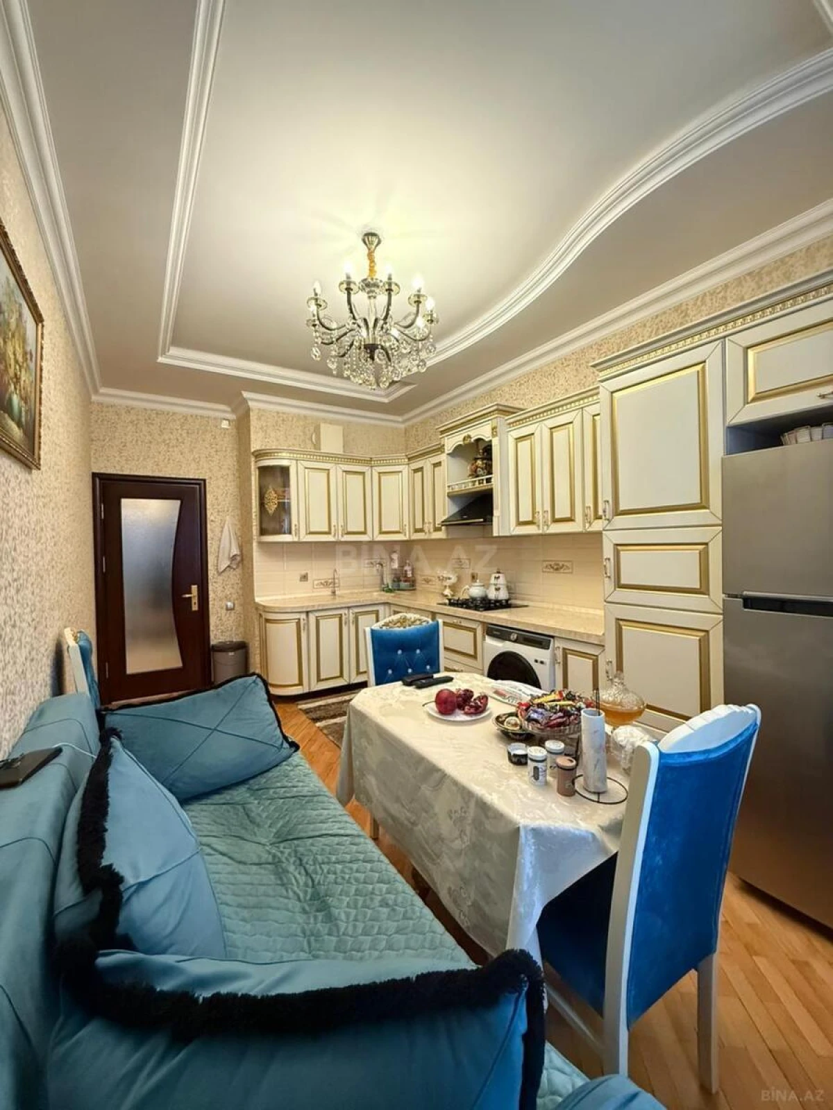 Satılır 3 otaqlı mənzil 145 m²