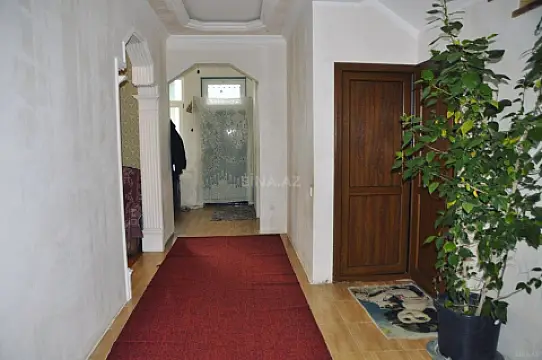 Satılır 6 otaqlı həyət evi 280 m²