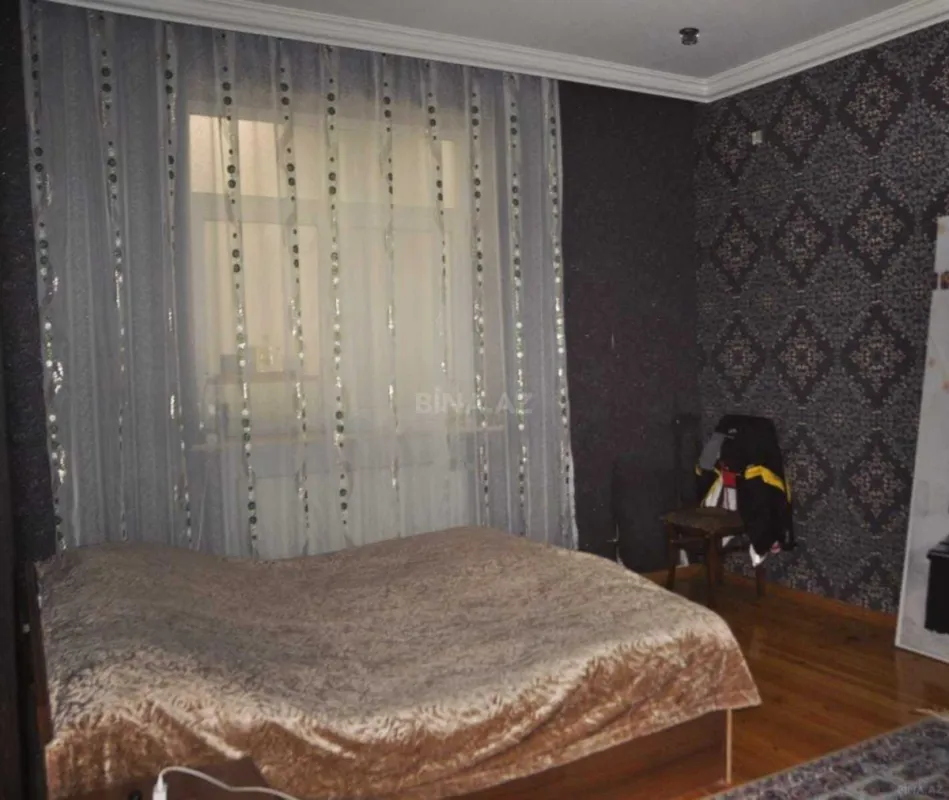 Satılır 6 otaqlı həyət evi 280 m²