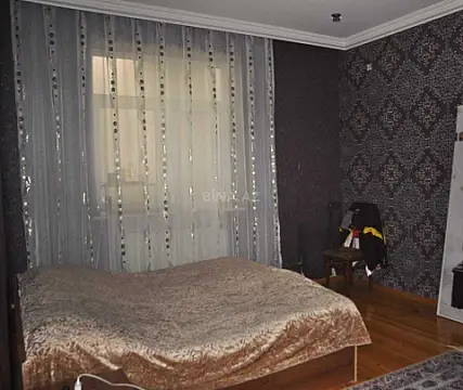 Satılır 6 otaqlı həyət evi 280 m²