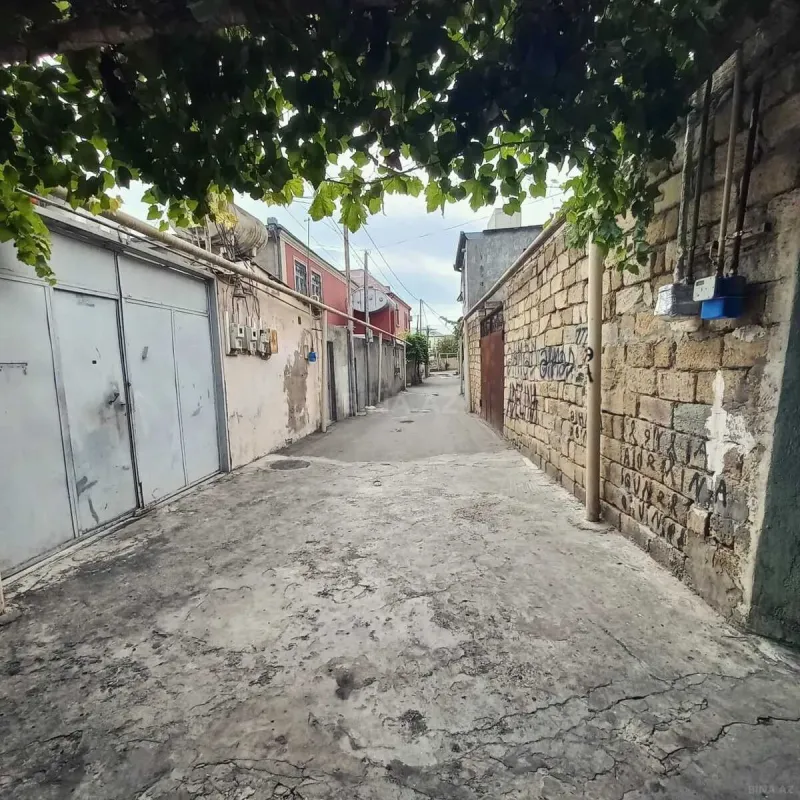 Satılır 6 otaqlı həyət evi 280 m²