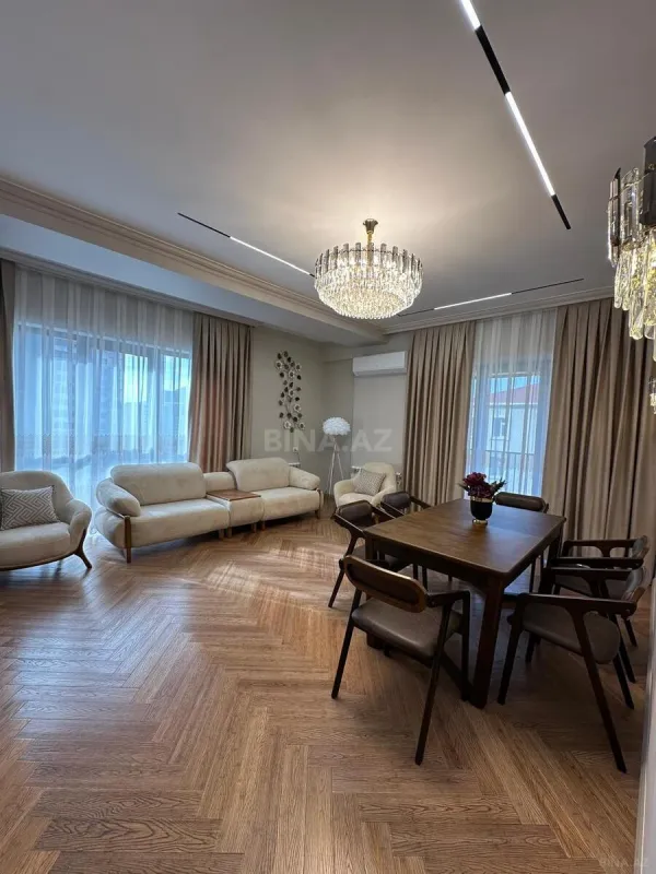 Kirayə verilir 3 otaqlı mənzil 130 m²