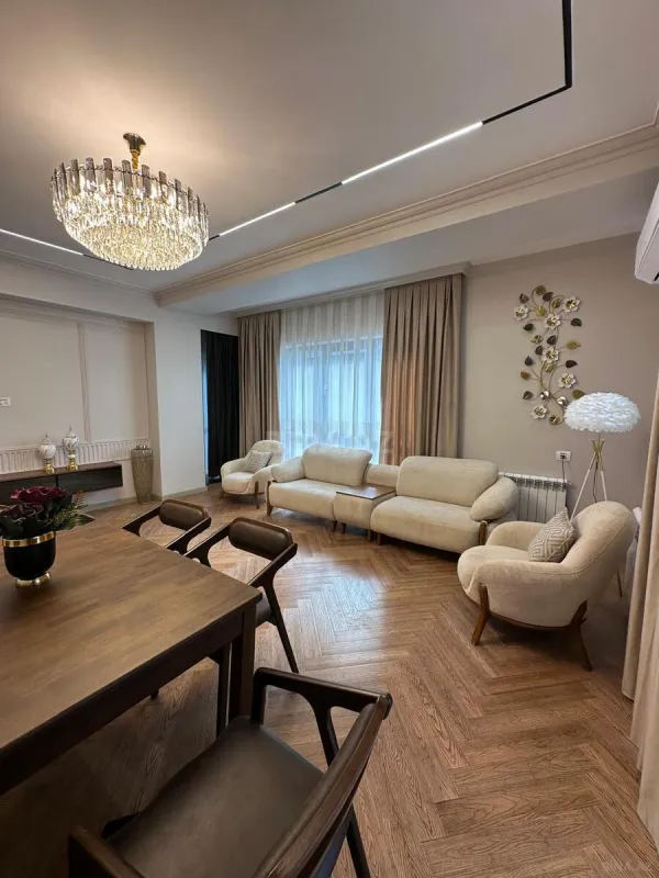 Kirayə verilir 3 otaqlı mənzil 130 m²