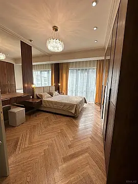 Kirayə verilir 3 otaqlı mənzil 130 m²