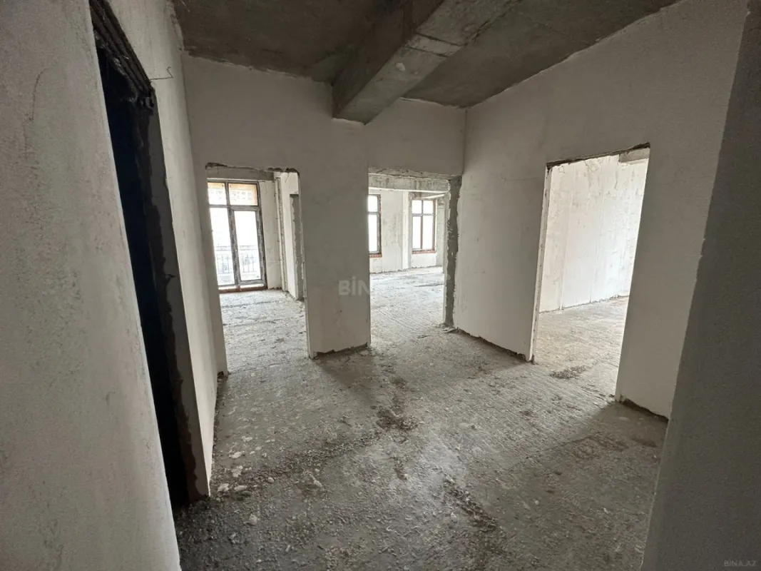 Satılır 4 otaqlı mənzil 166 m²