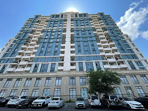 Satılır 4 otaqlı mənzil 166 m²