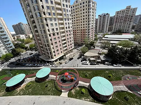 Satılır 4 otaqlı mənzil 166 m²