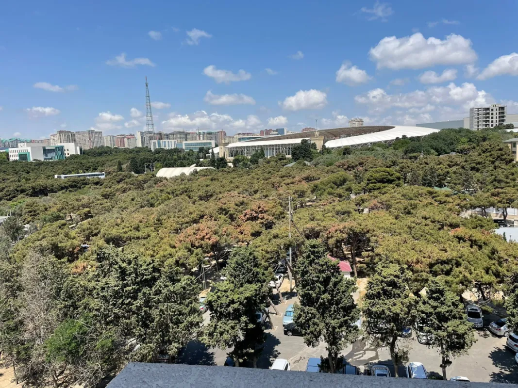 Satılır 4 otaqlı mənzil 166 m²