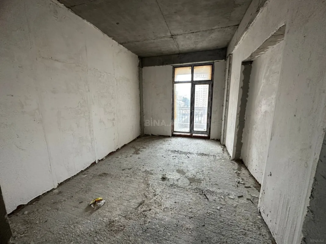 Satılır 4 otaqlı mənzil 166 m²