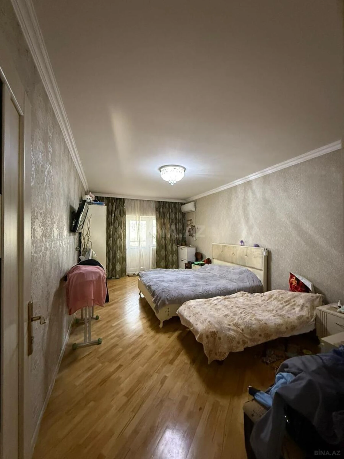 Satılır 3 otaqlı mənzil 135 m²