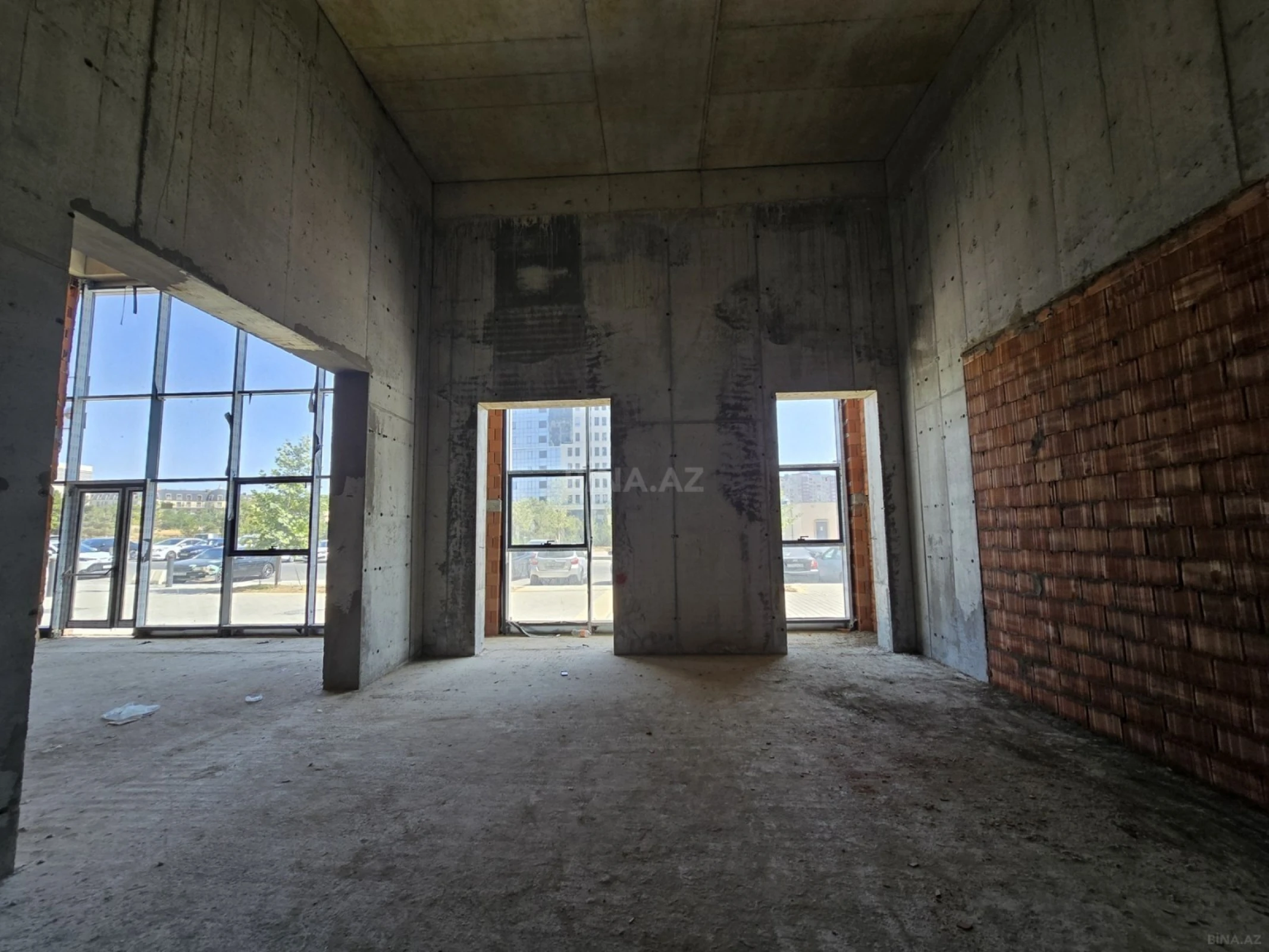 Satılır obyekt 93 m²