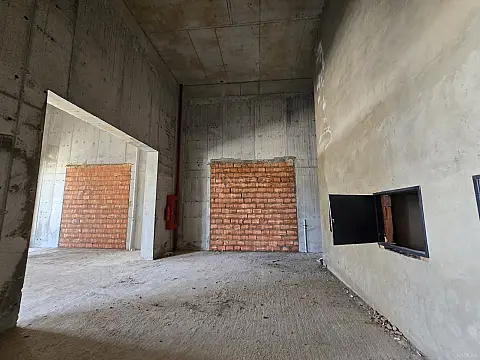 Satılır obyekt 93 m²